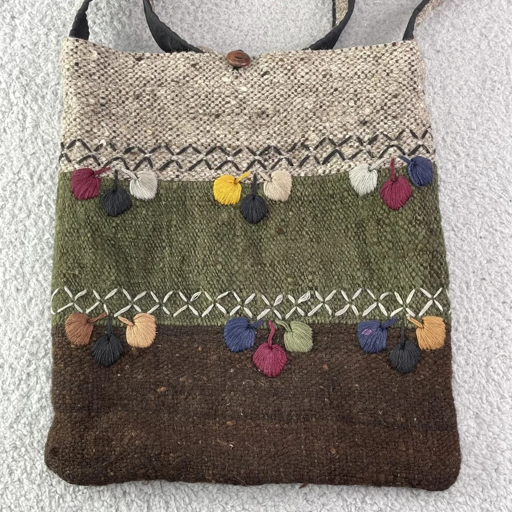 VTG Handmade Shoulder Crossbody Bag Women's Wool Embroidered Boho Tassel Artisan